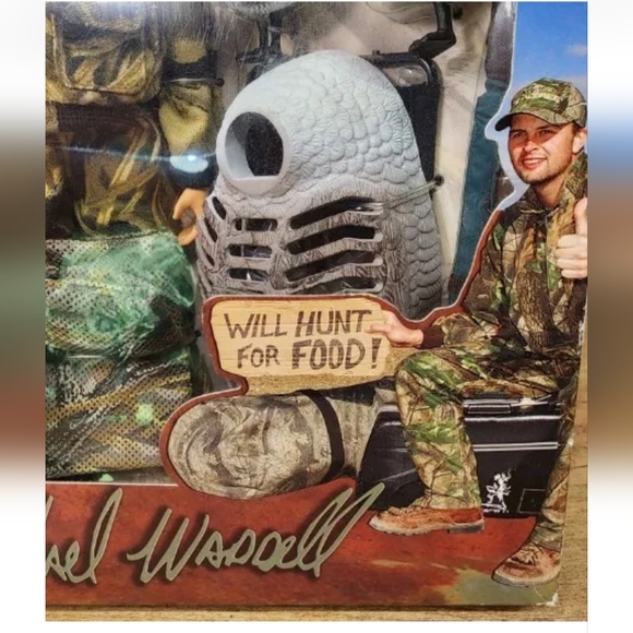 VTG 2003 Michael Waddell Real Tree Road Trips Action Figure Will Hunt For Food - Picture 5 of 9